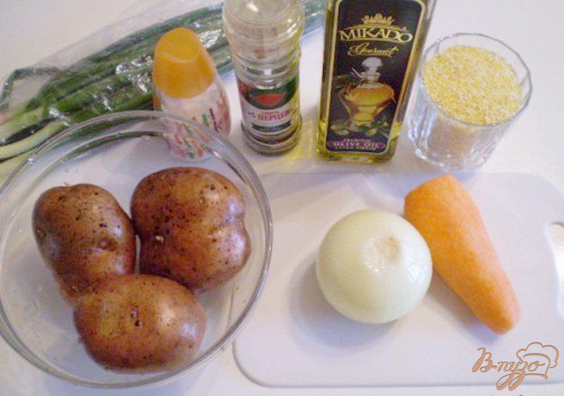 Фото приготовление рецепта: Суп картофельный с кукурузной крупой шаг №1
