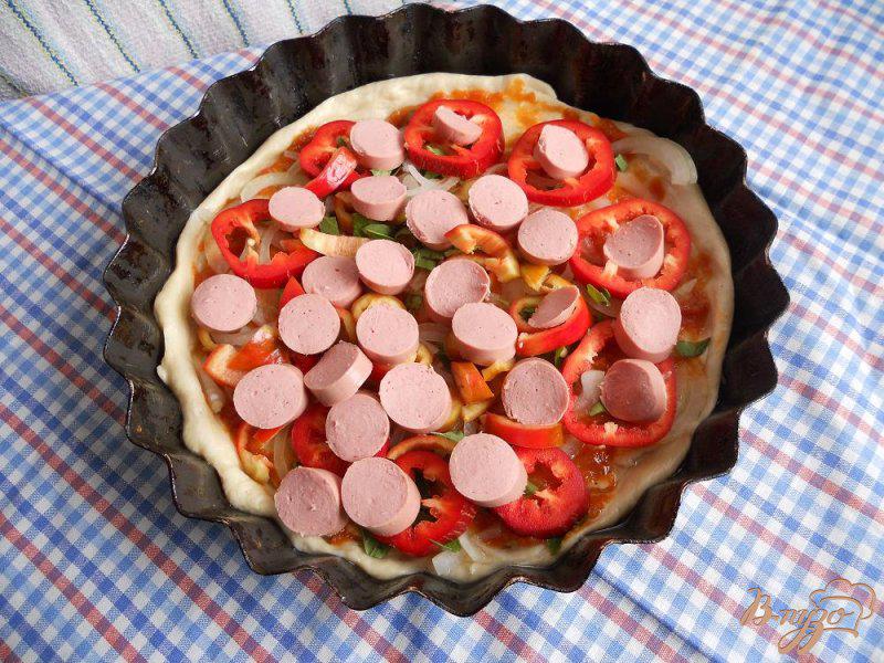 Фото приготовление рецепта: Пицца простецкая шаг №4