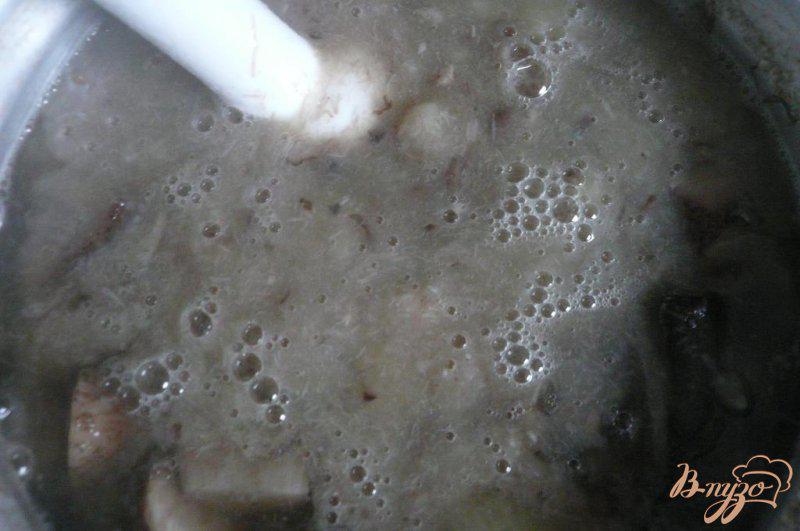 Фото приготовление рецепта: Суп-пюре из грибов и картофеля шаг №6