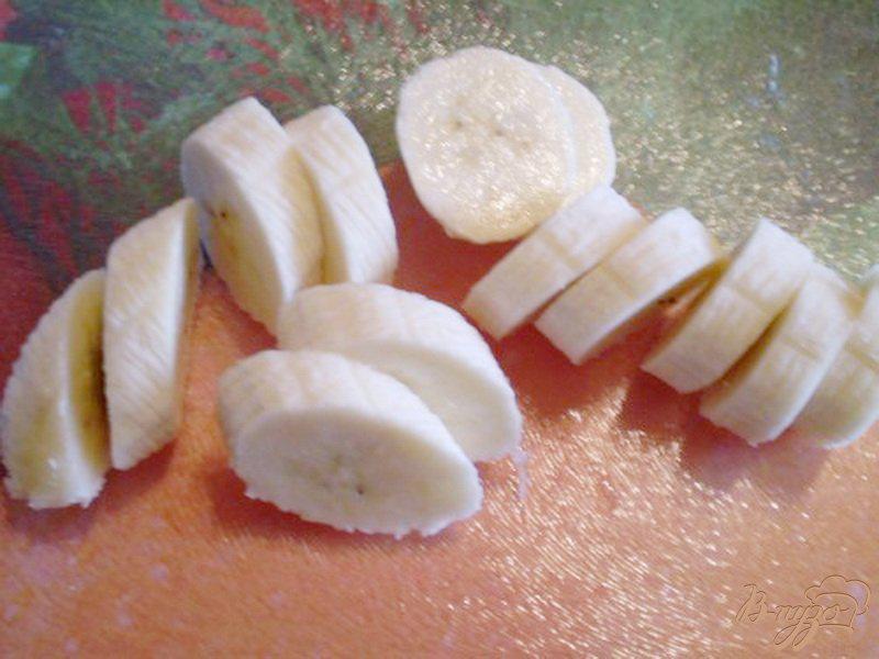 Фото приготовление рецепта: Сырники с бананом шаг №2