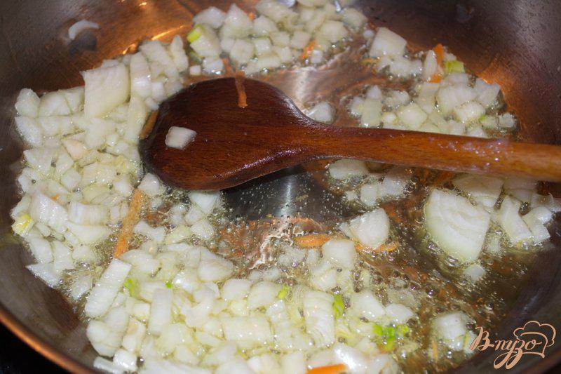 Фото приготовление рецепта: Крупяной суп с копченой курицей шаг №3