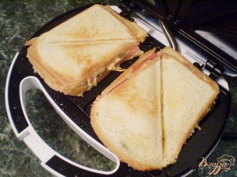 Фото приготовление рецепта: Сэндвичи с соленым огурцом шаг №5