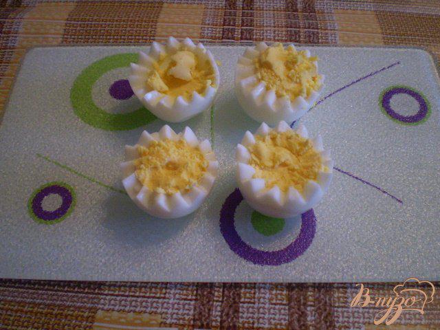 Фото приготовление рецепта: Яйца с черемшой и йогуртом шаг №2