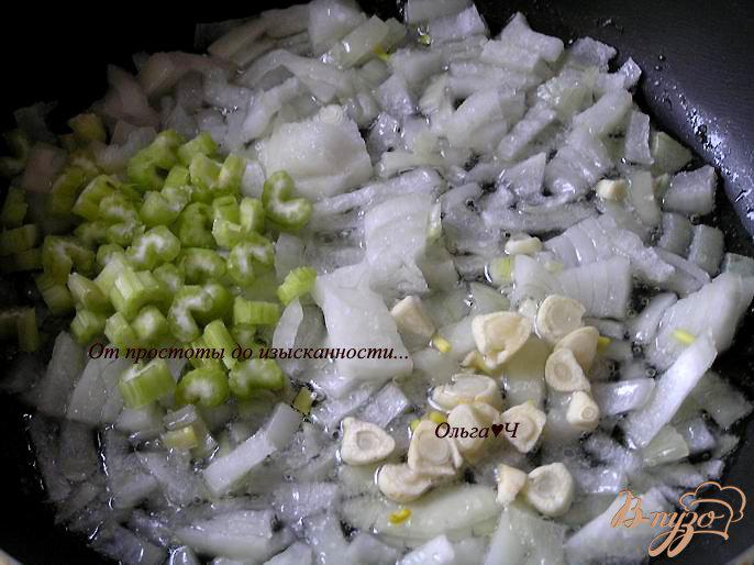Фото приготовление рецепта: Томатно-гороховый суп шаг №1