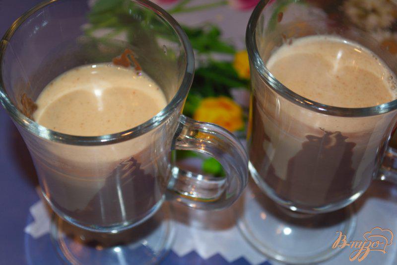 Фото приготовление рецепта: Кофе с ириш кремом и шоколадом шаг №5