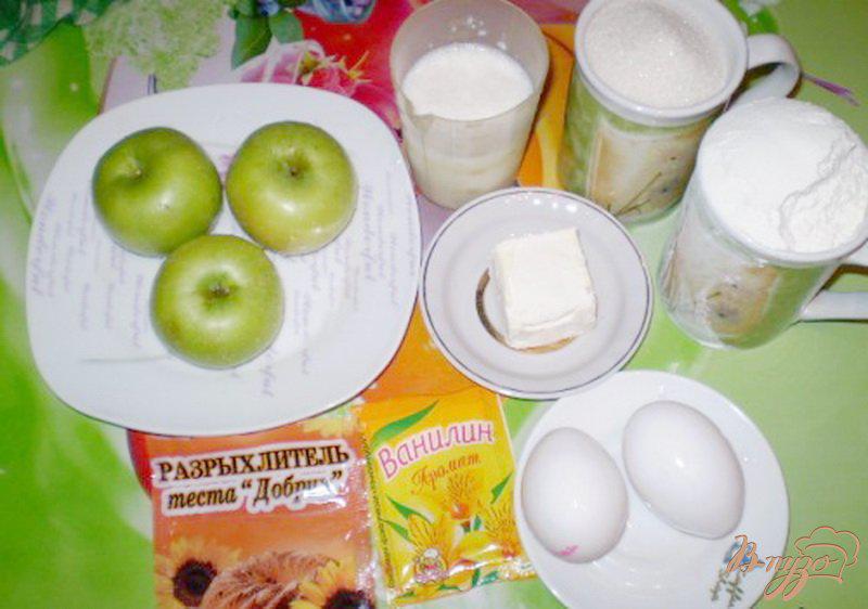 Фото приготовление рецепта: Яблочный пирог на сливках шаг №1