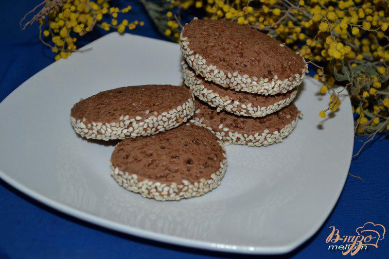 Фото приготовление рецепта: Шоколадно-кофейное печенье шаг №7