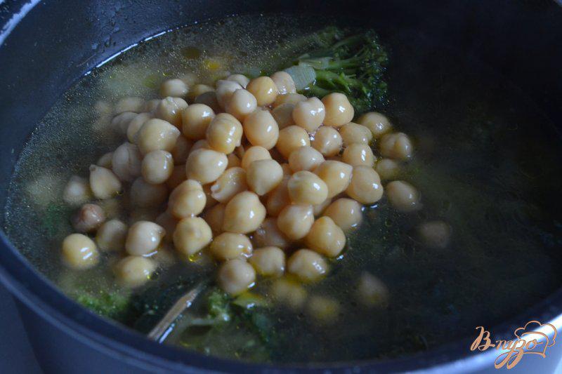 Фото приготовление рецепта: Крем-суп из брокколи с нутом шаг №2