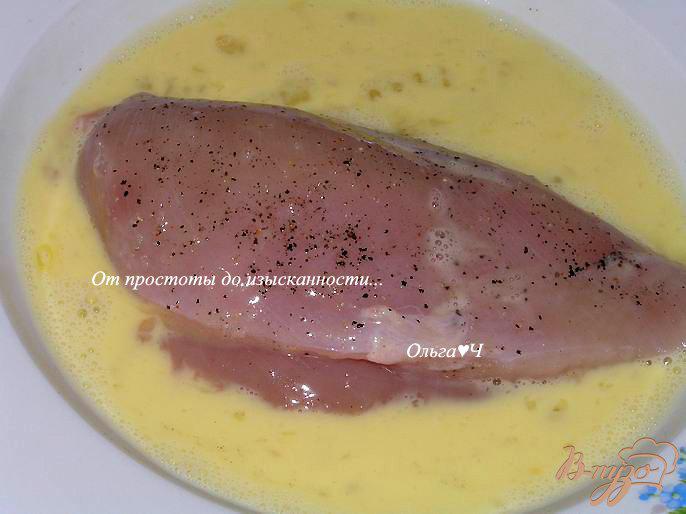 Фото приготовление рецепта: Куриные грудки в хрустящей панировке шаг №2