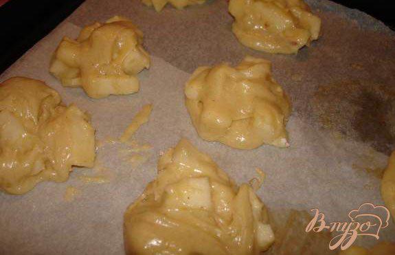 Фото приготовление рецепта: Яблочное печенье шаг №4