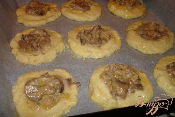 Фото приготовление рецепта: Картофельные буритос с грибами шаг №5