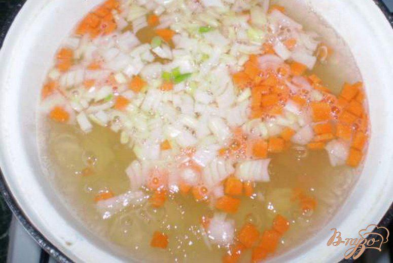 Фото приготовление рецепта: Диетический суп с фрикадельками шаг №1