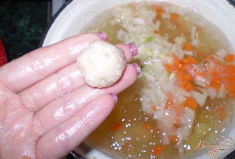 Фото приготовление рецепта: Диетический суп с фрикадельками шаг №2