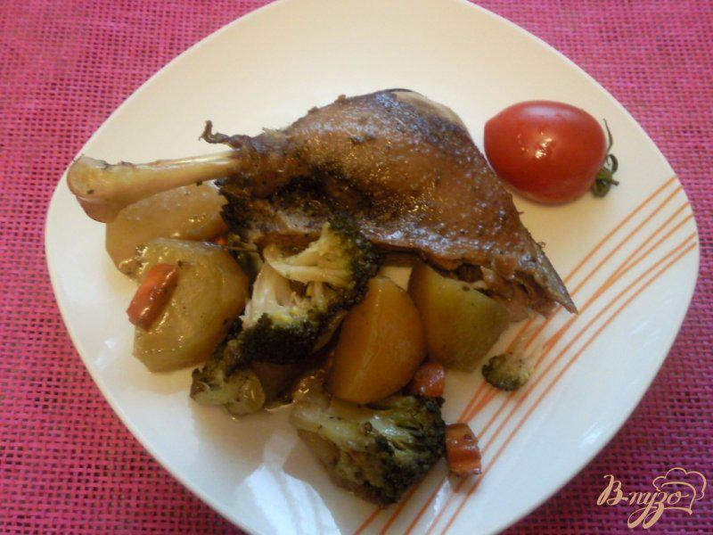 Фото приготовление рецепта: Утка, запеченная с овощами шаг №6