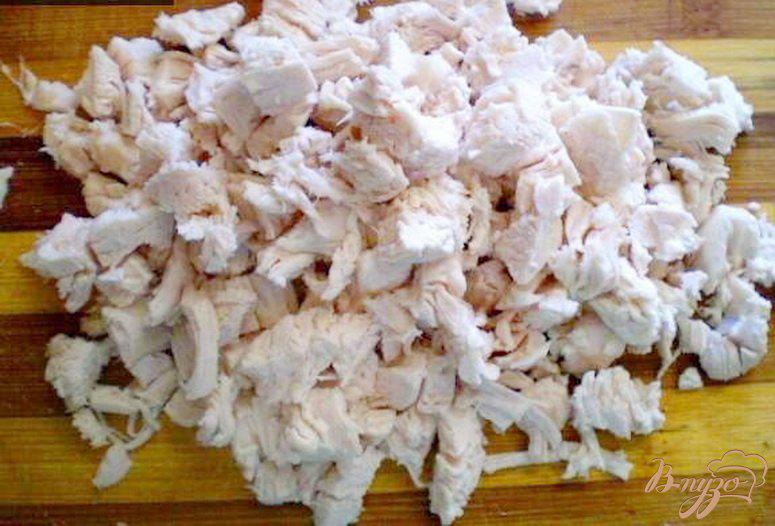 Фото приготовление рецепта: Салат куриный с грибами шаг №3