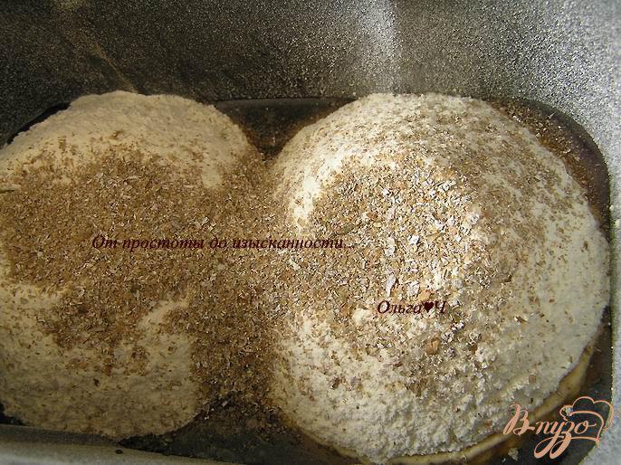 Фото приготовление рецепта: Хлеб с соевым соусом шаг №2