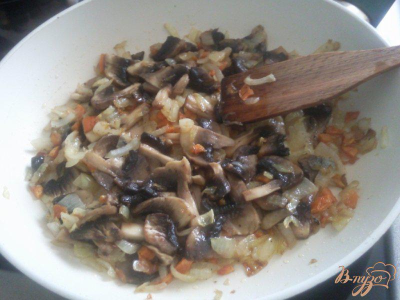 Фото приготовление рецепта: Фасоль с грибами шаг №2