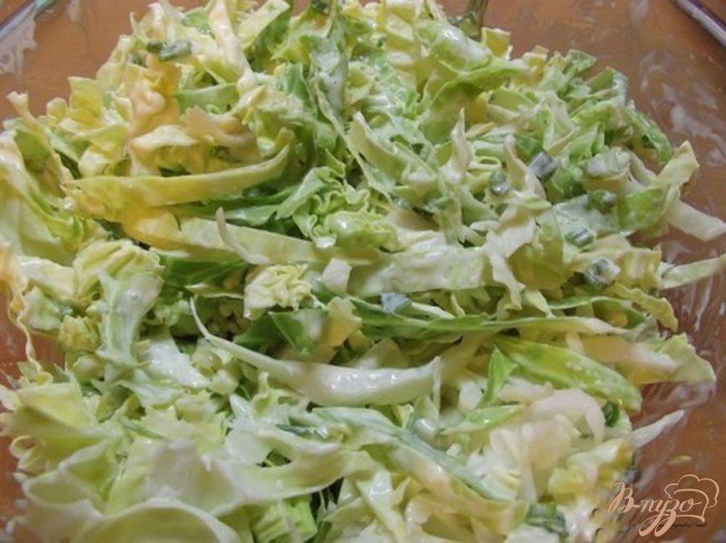Фото приготовление рецепта: Капустный салат с горчичным соусом шаг №6