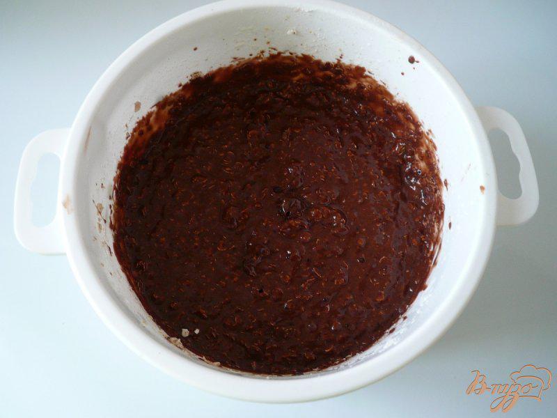 Фото приготовление рецепта: Шоколадно-вишневый пирог шаг №2