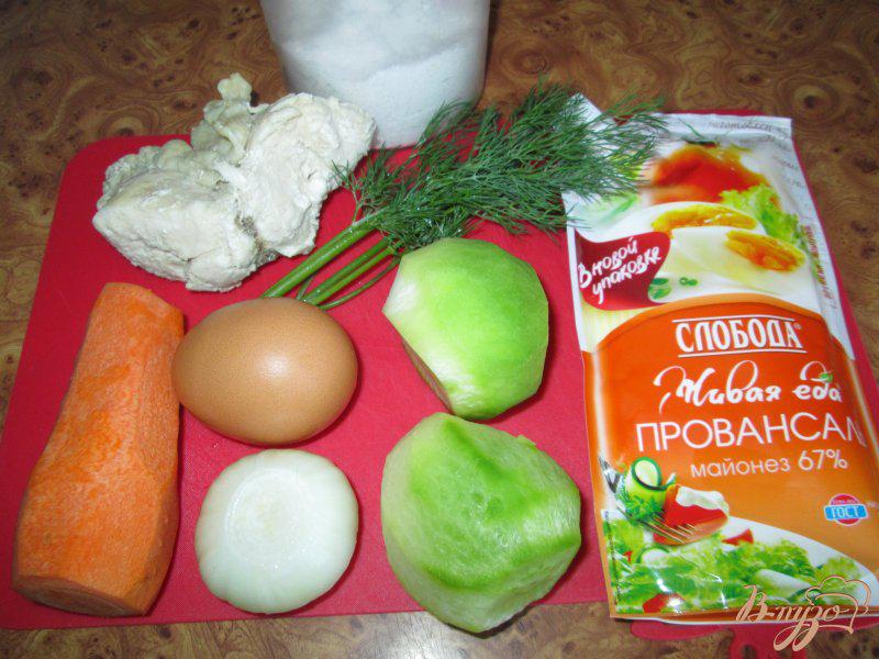 Фото приготовление рецепта: Салат из редьки с курицей шаг №1