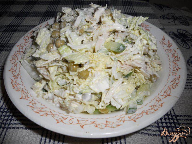Фото приготовление рецепта: Легкий салат с курочкой и пекинской капустой шаг №7