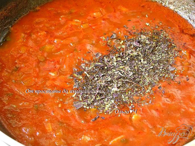 Фото приготовление рецепта: Спагетти с томатным соусом шаг №3