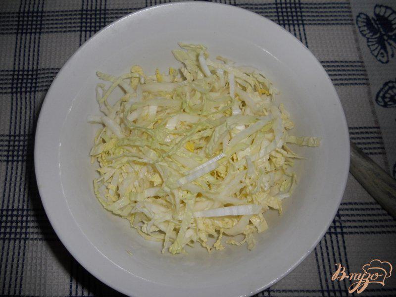 Фото приготовление рецепта: Салат с тунцом и пекинской капустой шаг №1
