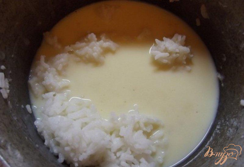 Фото приготовление рецепта: Рисовый суп (каша) на кислом молоке шаг №6
