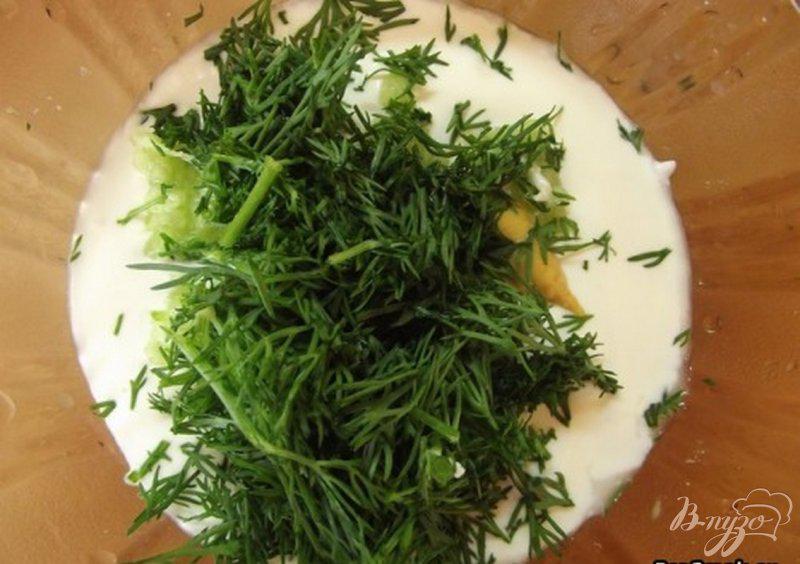 Фото приготовление рецепта: Салат с огуречным соусом шаг №9