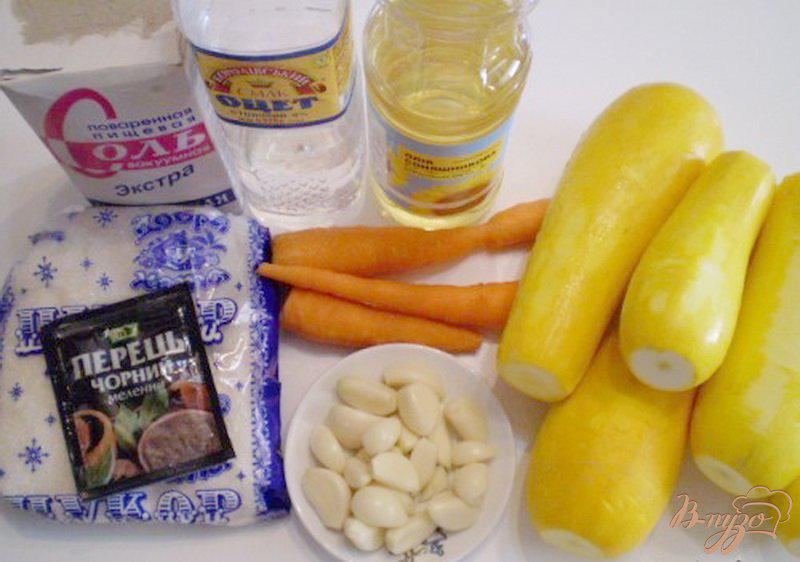 Фото приготовление рецепта: Консервированные кабачки с чесноком и перцем шаг №1