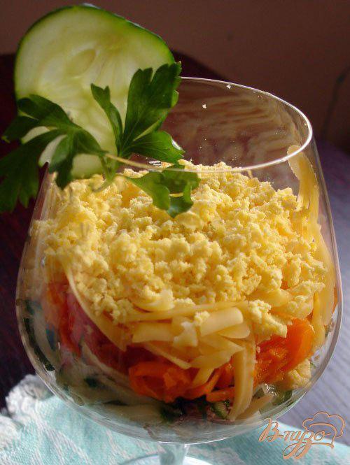 Фото приготовление рецепта: Тунцовый салат шаг №7