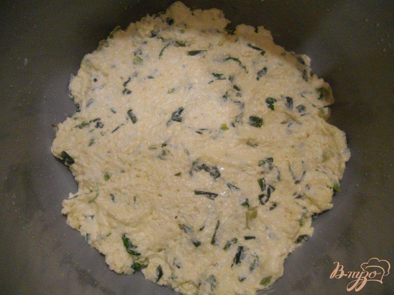 Фото приготовление рецепта: Запеканка из творога и сыра с зеленью шаг №6