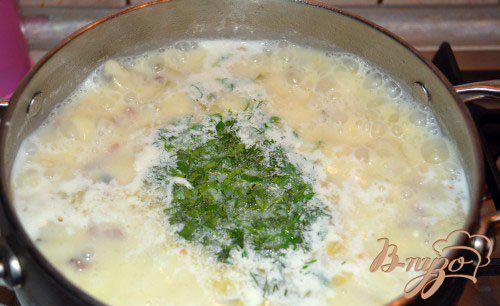 Фото приготовление рецепта: Нежный огуречный суп шаг №7