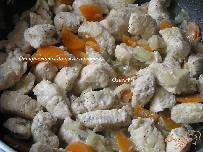 Фото приготовление рецепта: Веррины с курицей и малиновым джемом шаг №2