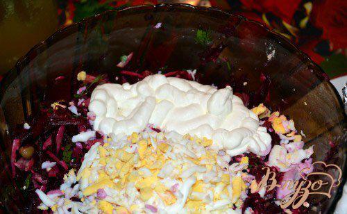 Фото приготовление рецепта: Буряковый (свекольный) салат шаг №6