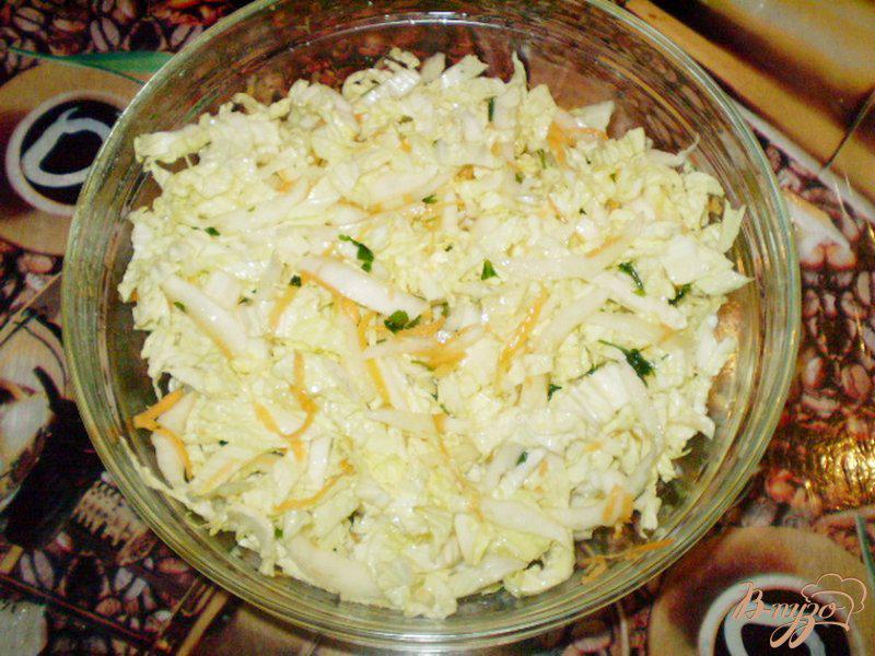 Фото приготовление рецепта: Капустный салат с кунжутом шаг №3