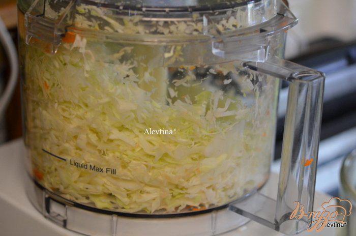 Фото приготовление рецепта: Салат с капустой и редисом по-мексикански шаг №1