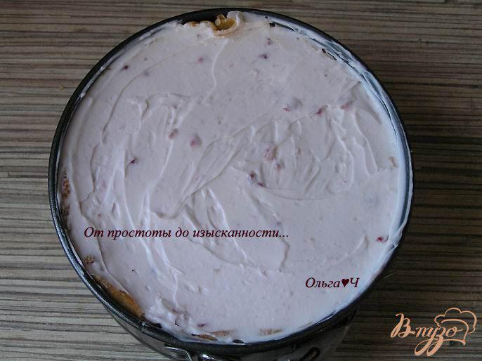 Фото приготовление рецепта: Малиново-черничный блинный торт шаг №6