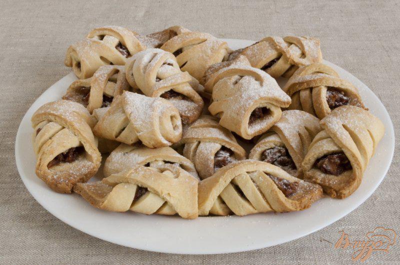 Фото приготовление рецепта: Печенье с яблоками и орехами шаг №9