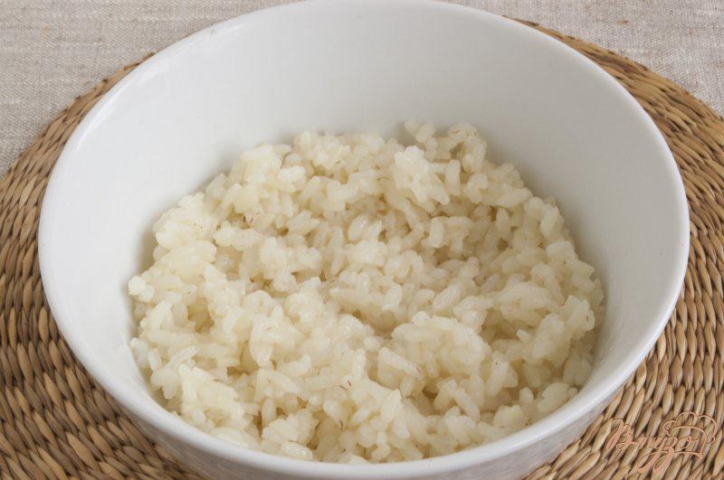 Фото приготовление рецепта: Рис с форелью и ароматным маслом шаг №1