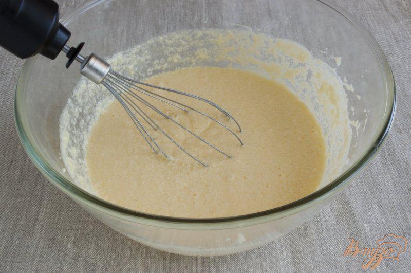 Фото приготовление рецепта: Пирог с маком и персиками шаг №7