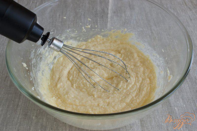 Фото приготовление рецепта: Пирог с маком и персиками шаг №6