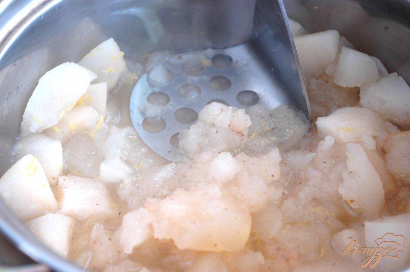 Фото приготовление рецепта: Картофельные оладьи с яблочным муссом шаг №2