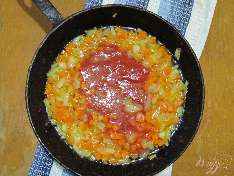 Фото приготовление рецепта: Тушеная картошка с ребрышками шаг №4