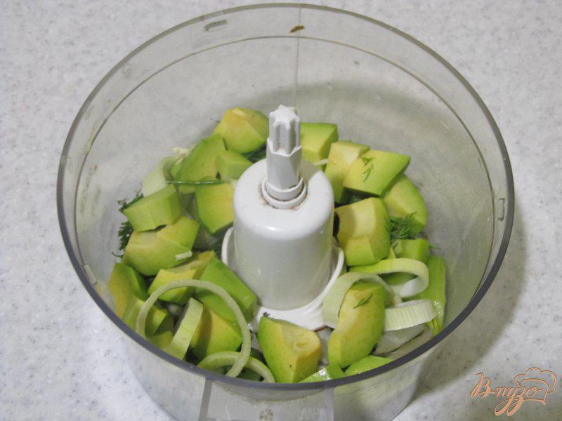 Фото приготовление рецепта: Закуска из авокадо и киви шаг №3