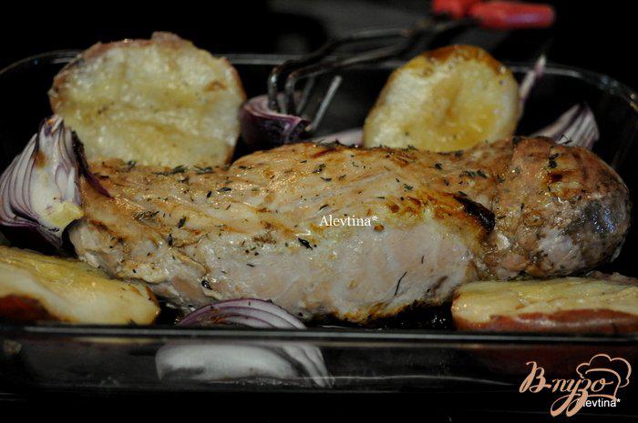 Фото приготовление рецепта: Свиная вырезка  с грушами и глазурью шаг №3