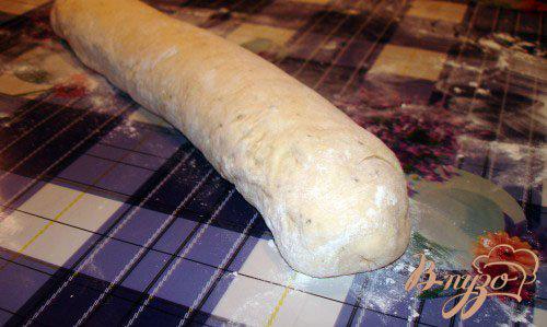 Фото приготовление рецепта: Домашний хлеб на аджике шаг №6