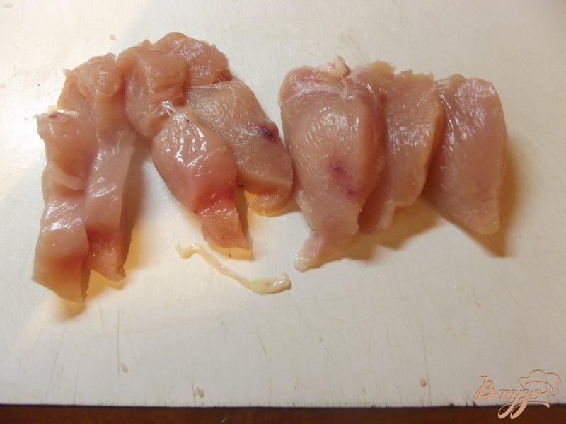 Фото приготовление рецепта: Куриное филе в рукаве с яблоками шаг №1