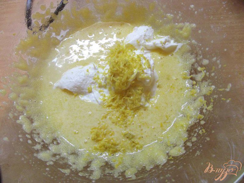 Фото приготовление рецепта: Лимонный пирог к чаю шаг №4