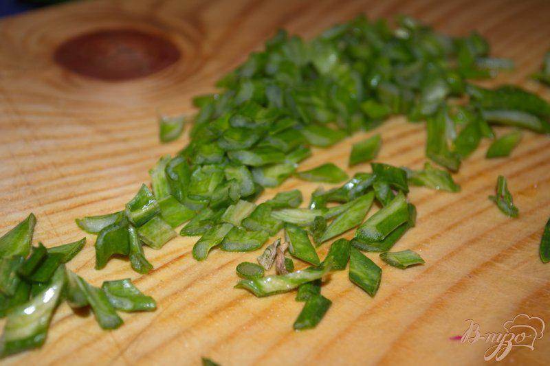 Фото приготовление рецепта: Салат с апельсином и редисом шаг №2